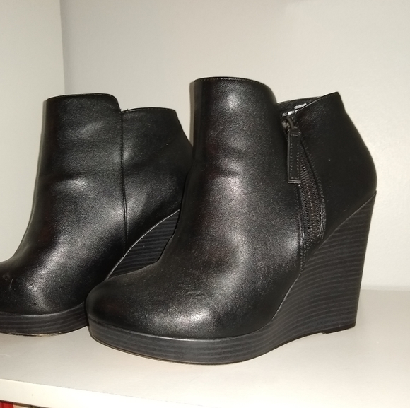 Torrid booties - Picture 2 of 2